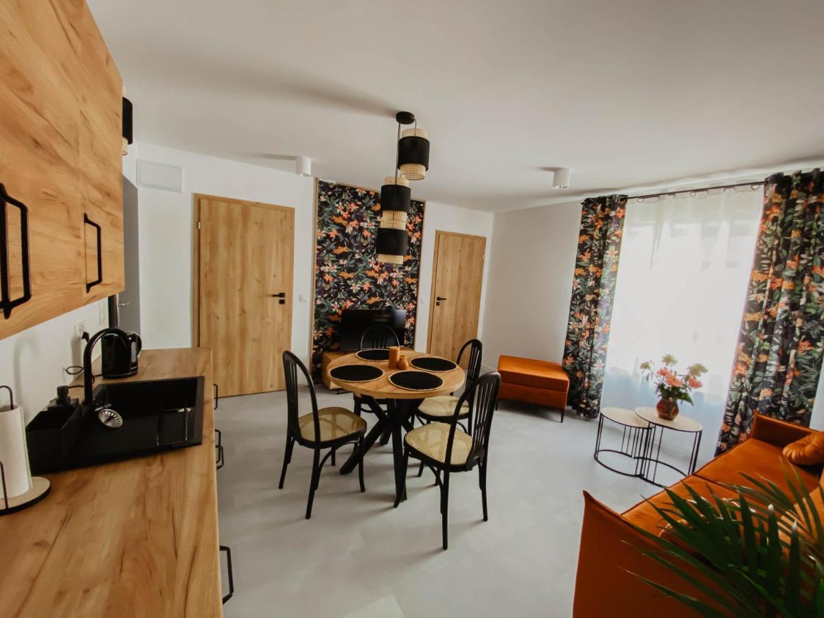Cztery Pory Roku Apartment Wiele Exterior photo