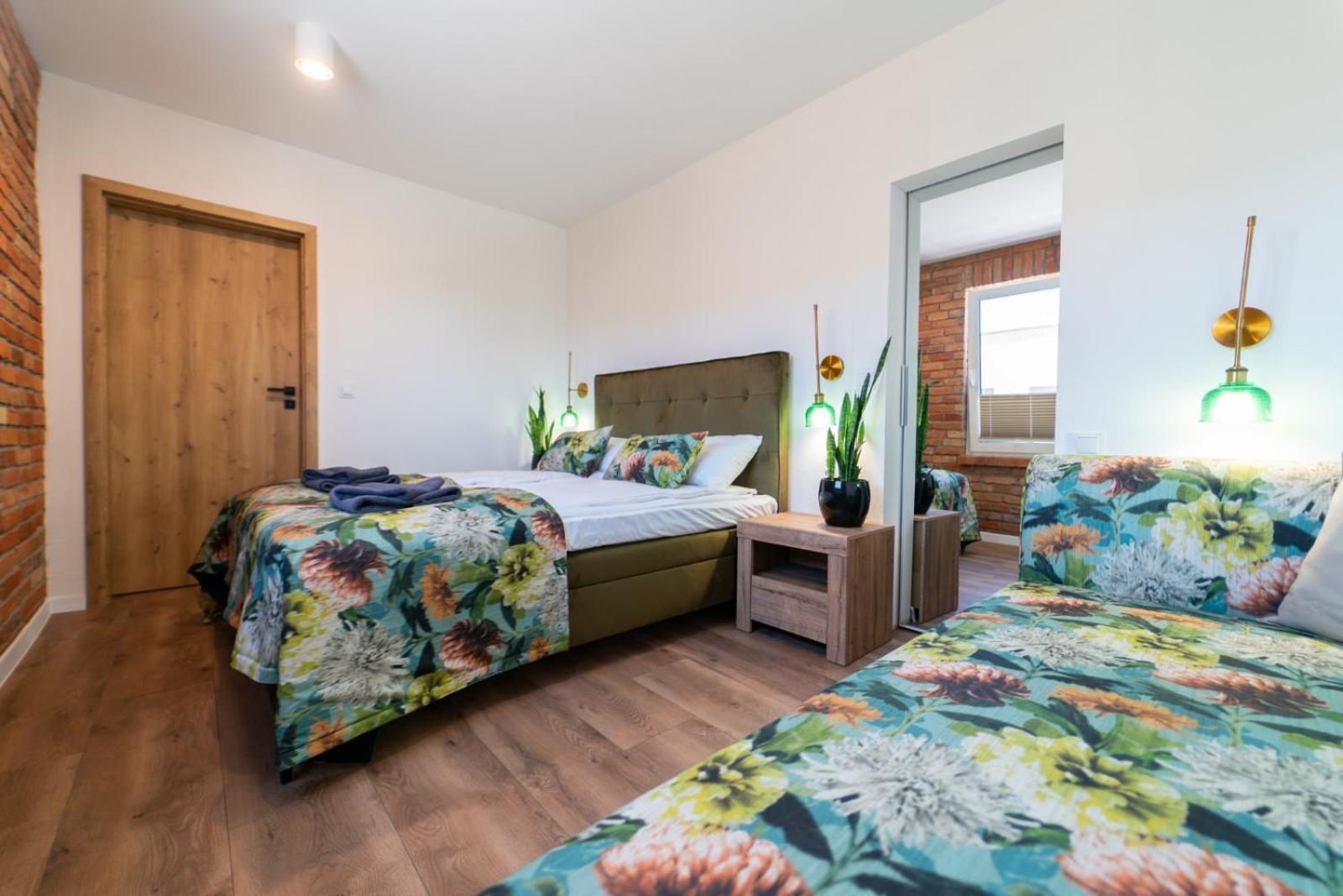 Cztery Pory Roku Apartment Wiele Exterior photo